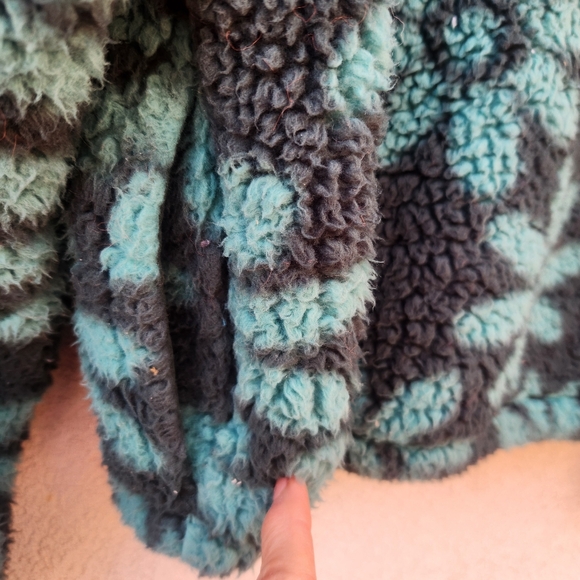 HOLLISTER Sherpa Jacket Medium Green Floral Full Zip Soft Cozy Tone On Tone - Picture 9 of 10